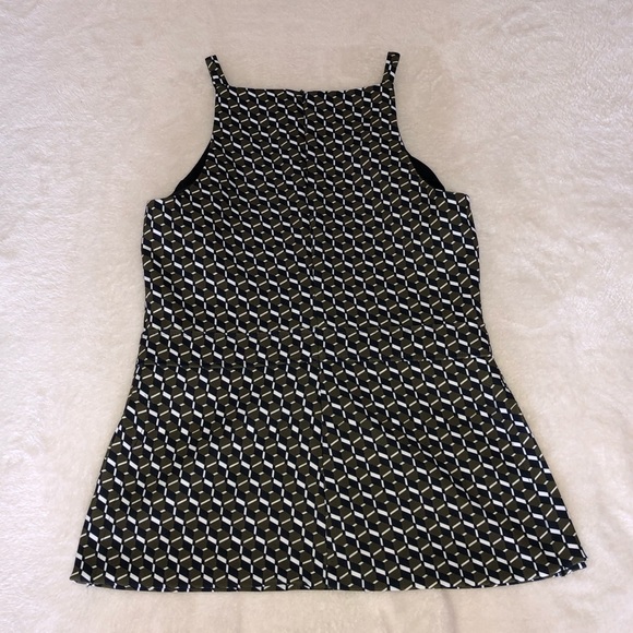 Sleeveless Blouse - Picture 5 of 6